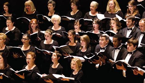 Chorus Definition in Music: A Symphony of Voices and Beyond