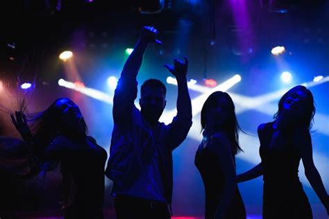 how to dance at the club: tips for navigating the music and crowd