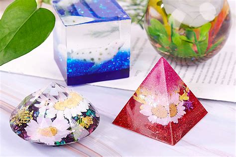 how to do epoxy resin art and why it's the perfect choice for DIY projects